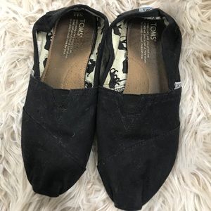 Tom’s Canvas Slip Ons